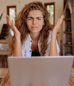 Cómo enfrentar el mansplaining con elegancia y determinación