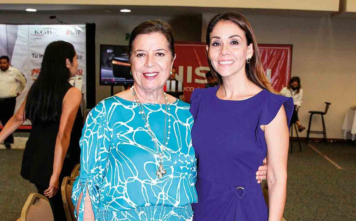 Elvia Holguera y Gloria Alfaro dignas representantes de la mujer