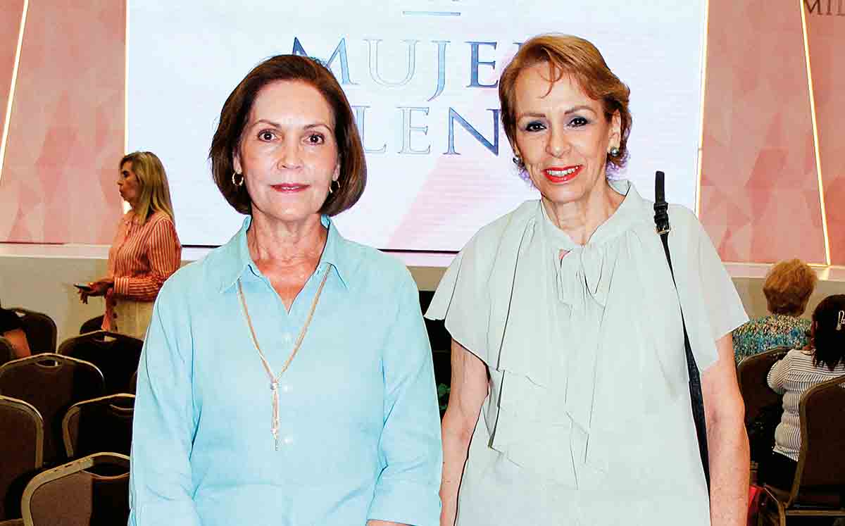 Martha Garza y Aurora de La Vega en el evento Mujer Milenio