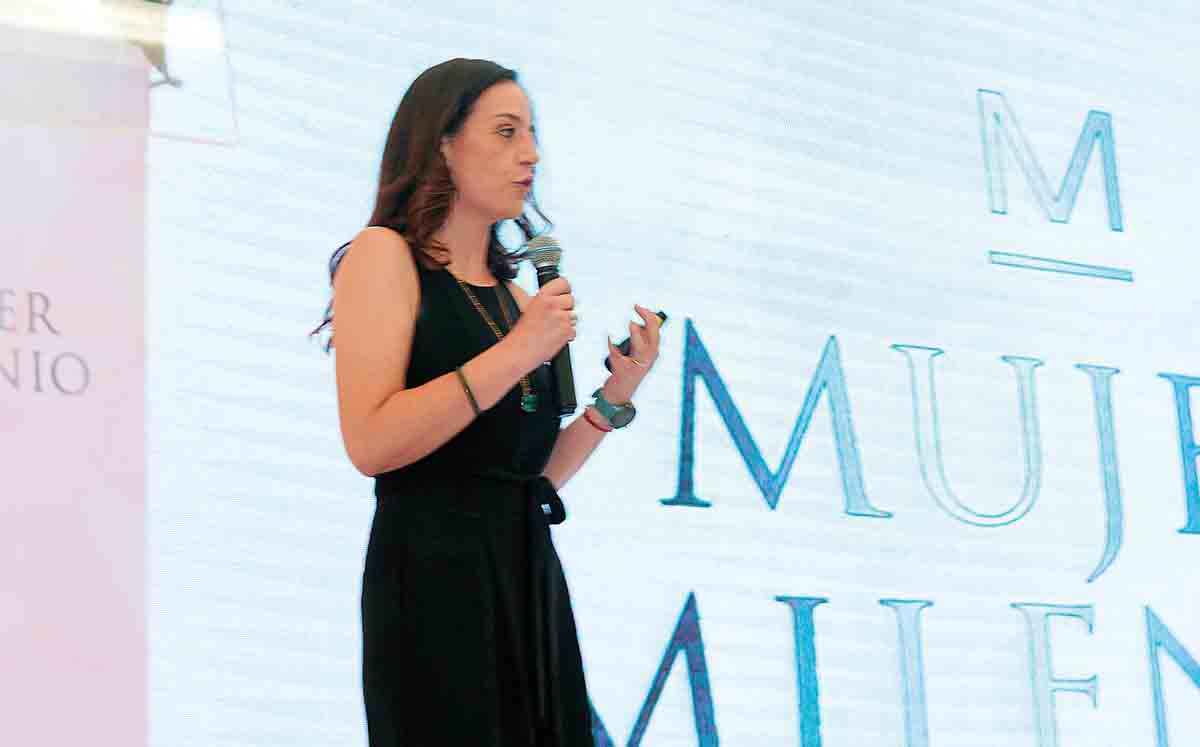 Rregina Reyes Heroles en su ponencia ¿Dónde Están Las Mujeres?. . . Y Cómo Inspirar A Más A Lograr Sus Sueños