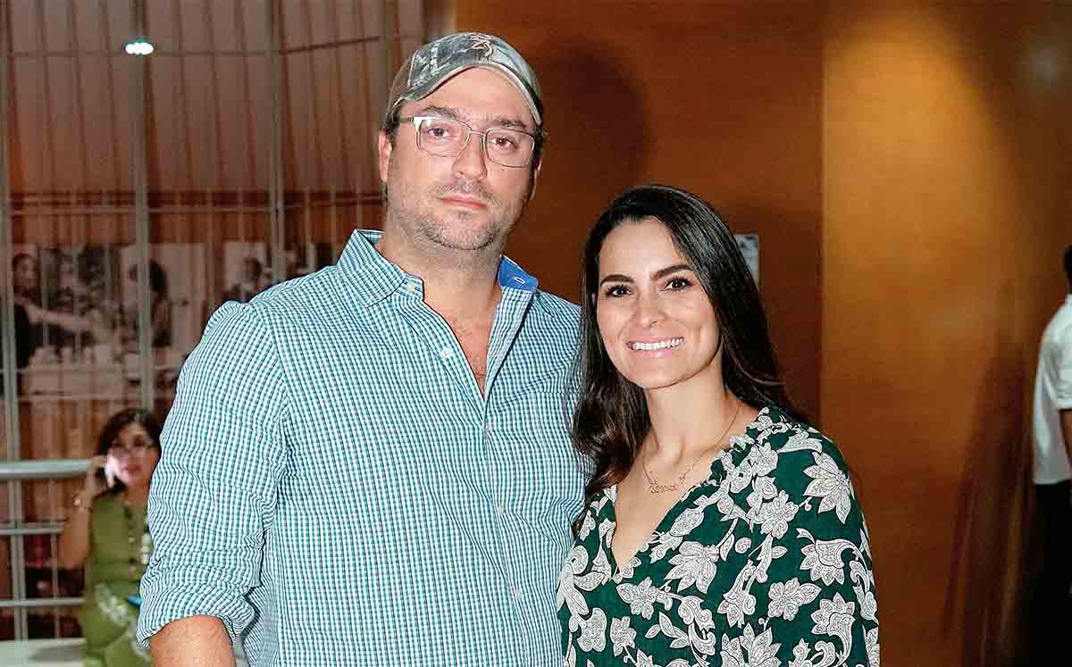 En el Espacio Cultural Metropolitano Carlos Latofski y Grace de Latofski estaban a la espera de entrar al musical Nebula