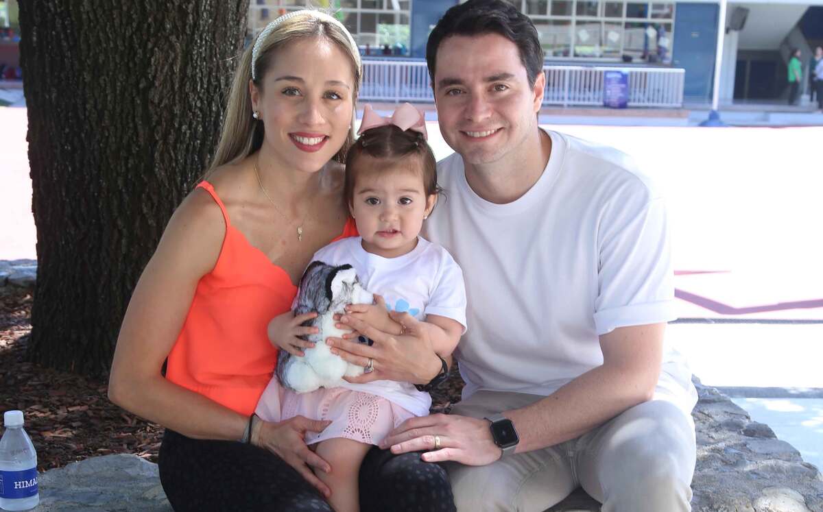Ana Murguía, Aria Álvarez y Jorge Álvarez