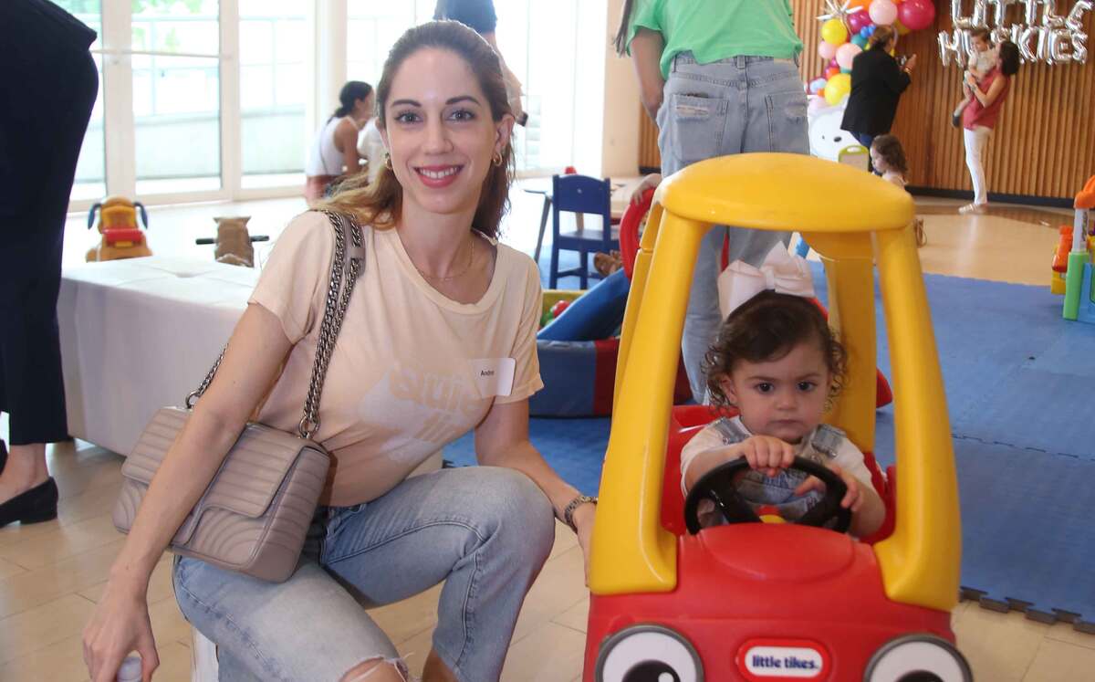 Andrea Gutiérrez de Velarde y Sofía Velarde