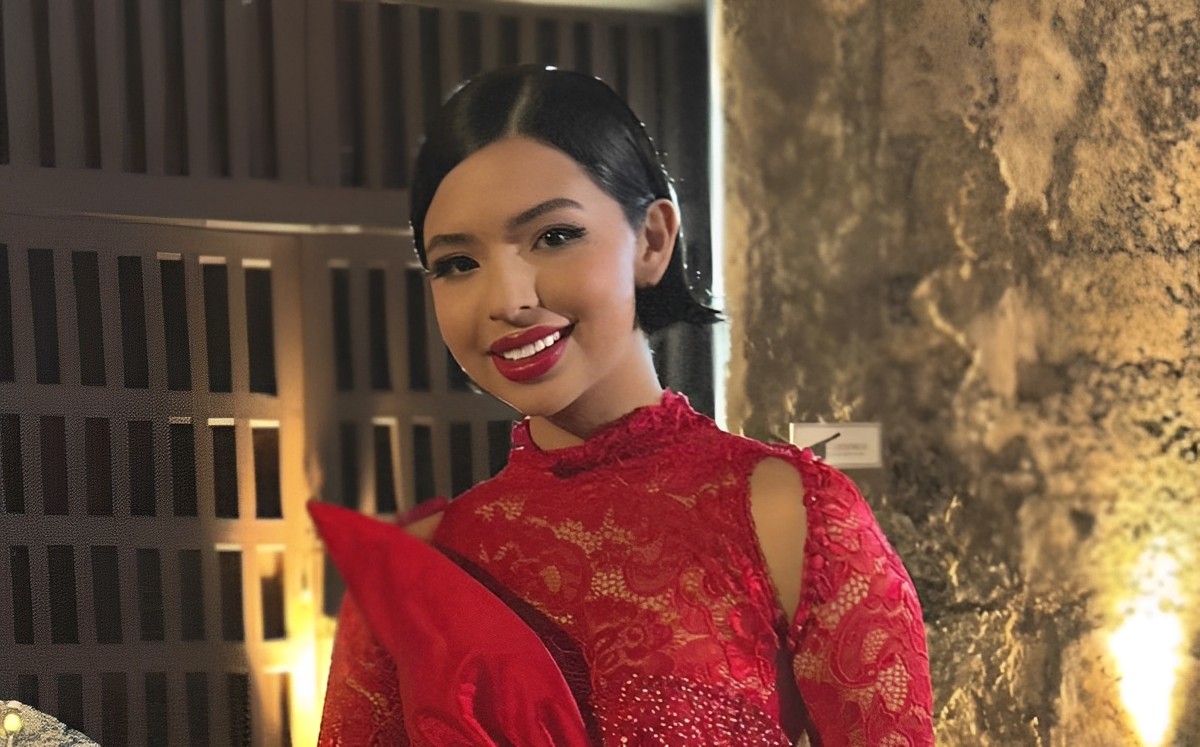 Ángela Aguilar muestra su cintura con corsé qué nunca pasa de moda (Instagram)
