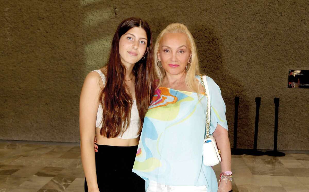 Ania Martínez y Thelma Cora Garza
