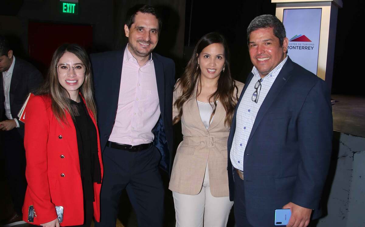 Belinda Espinoza, Thomas Michael Hogg, Abril Guerra y Sergio Pérez