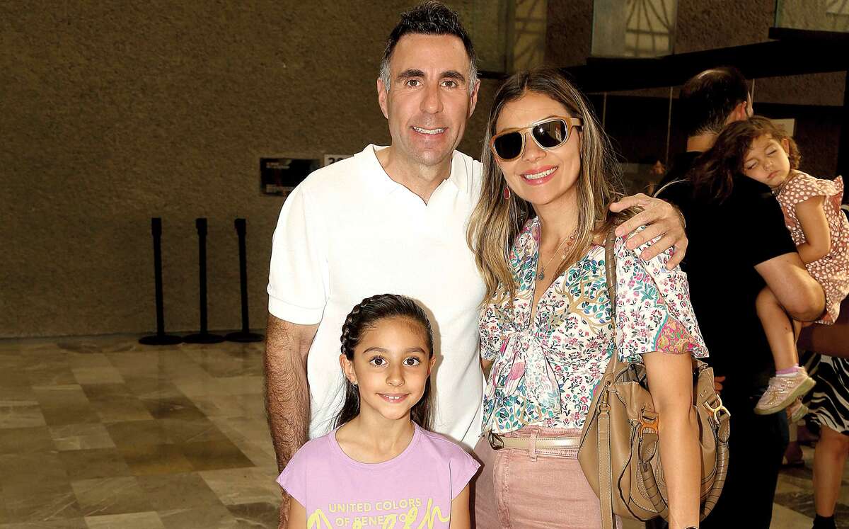 Carlos Noriega, Alejandra Guillén y Sofía Noriega