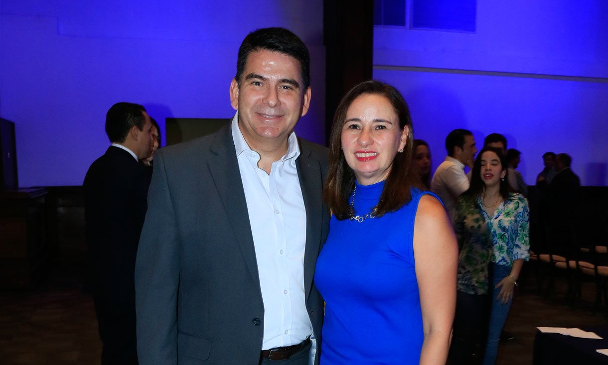 José Enrique Guzmán, Maria Fernanda Martínez de Guzmán