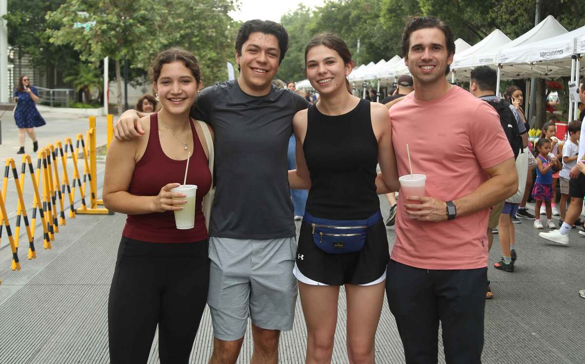 Esperanza García, Hernán Martínez, Isabela Elizondo y Héctor Silveira