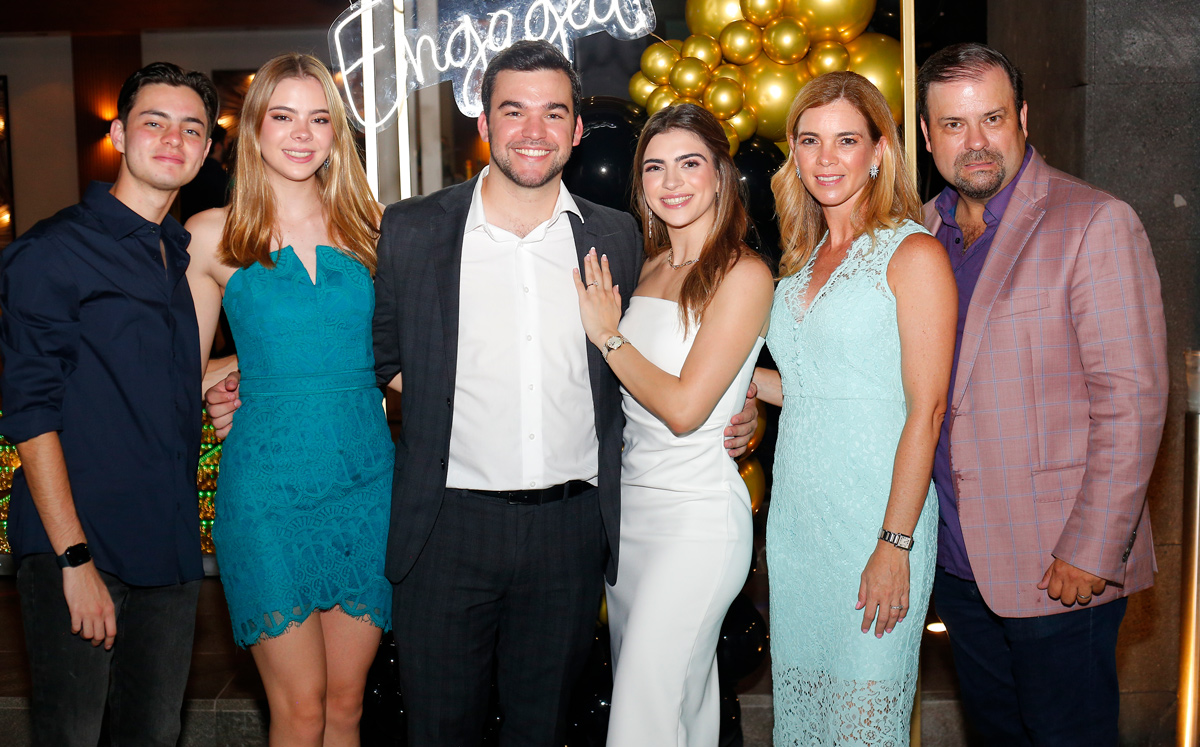 Fede Colyer, Vivian Colyer, Mando Guerra, Nayeli Colyer, Nayeli Guzmán y Federico Colyer / Foto: Daniel Saldívar