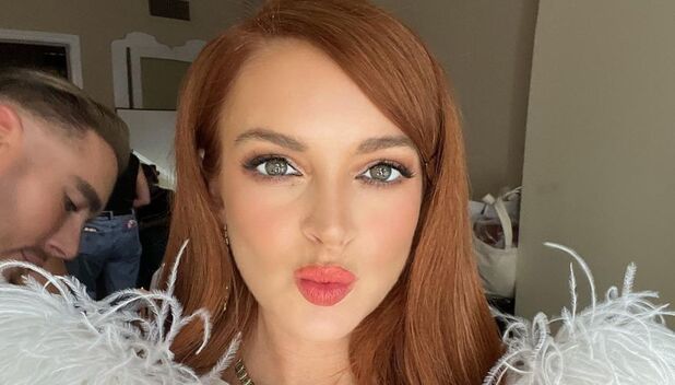 Lindsay Lohan brilla con vestido lencero en su embarazo (Instagram)