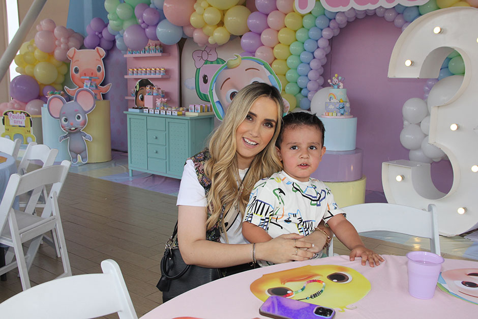 Michelle Muñoz y Enzo Lizárraga.