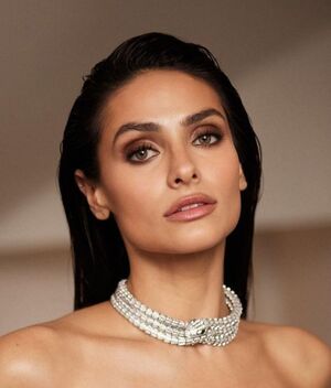 Renata Notni luce increíble con bralette artesanal (Instagram)