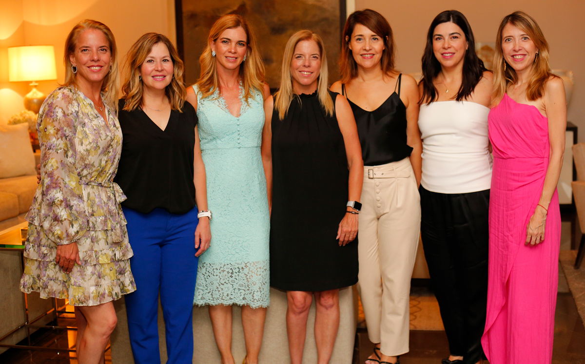 Sandy Erhard, Marcela Garza, Nayeli Guzmán, Caty Erhard, Cristina Régules, Ale González y Lorena Morales / Foto: Daniel Saldívar