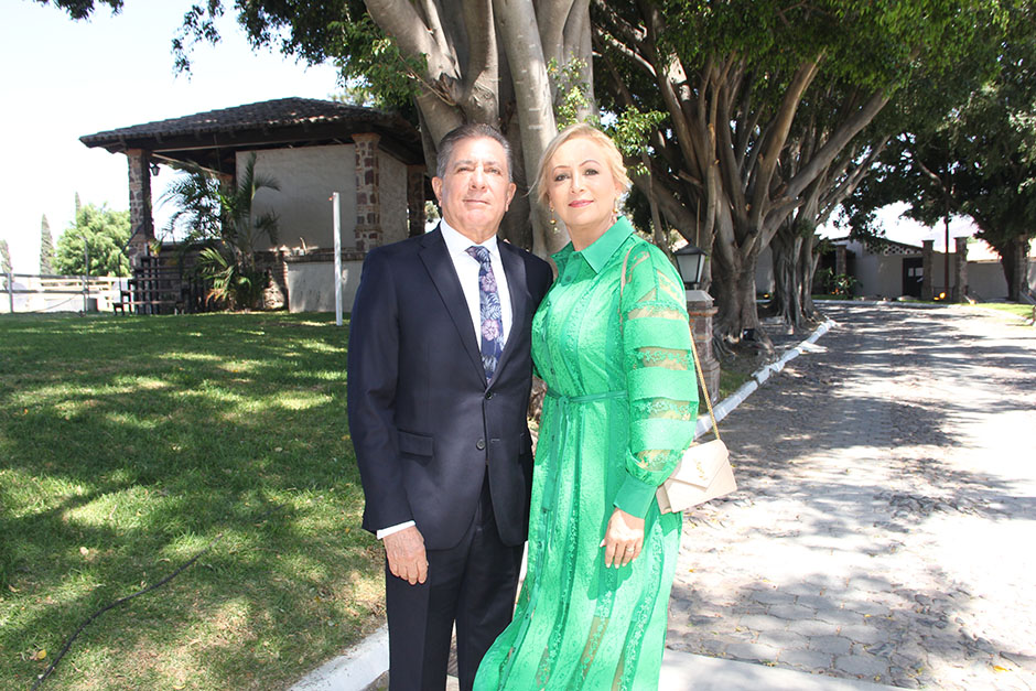 Víctor Manuel Tapia y Gabriela Ascencio de Tapia