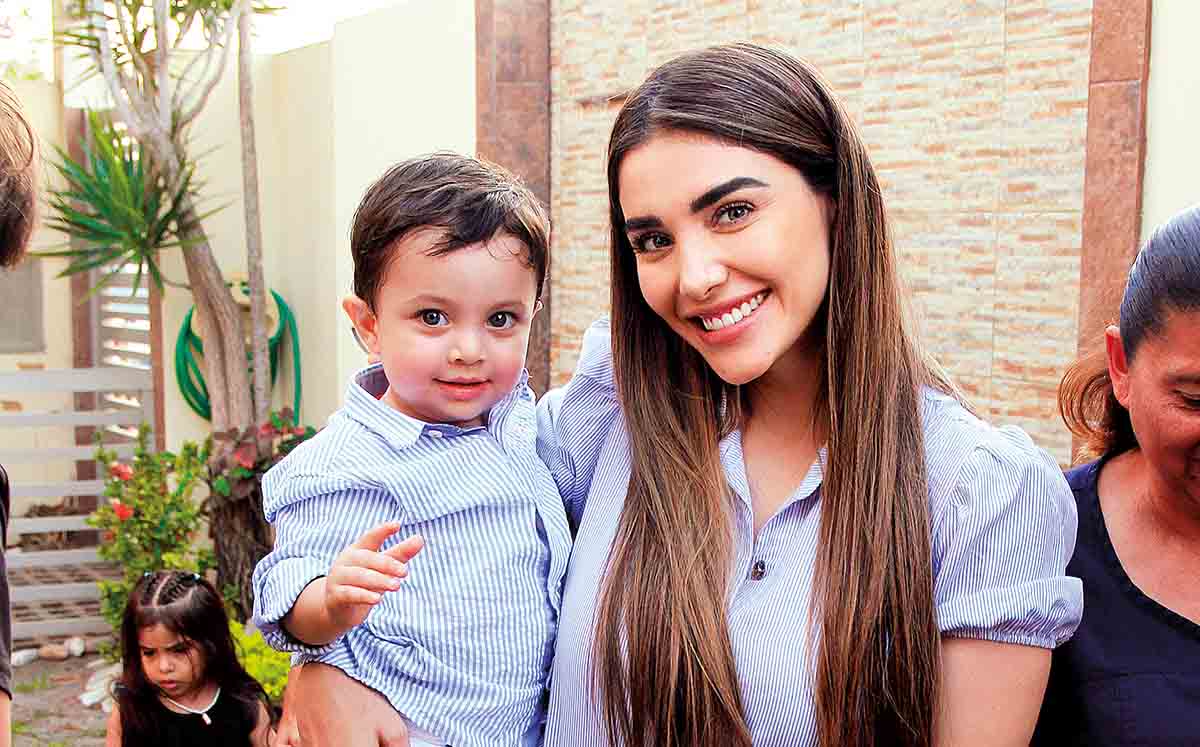 Nico Almaraz y Citlaly Higuera disfrutando del cumpleaños de Leo.