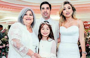 Ana Gutiérrez Lara, Ciro González, Sofía González y Karen de González