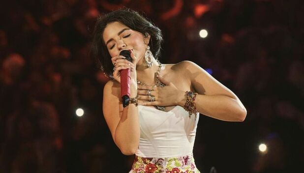 Ángela Aguilar posa junto a su abuela y comprueba su porcentaje argentino (Instagram)