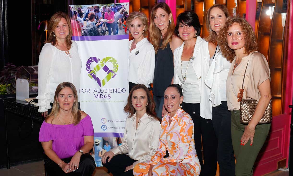 Laura Furber, Chiquis Alanís, Martha Marcos, Susana Calvillo, Ale Maiz, Lily Von Bertrab, Lily Vela, Chachi Garza y Pau Mendiolea