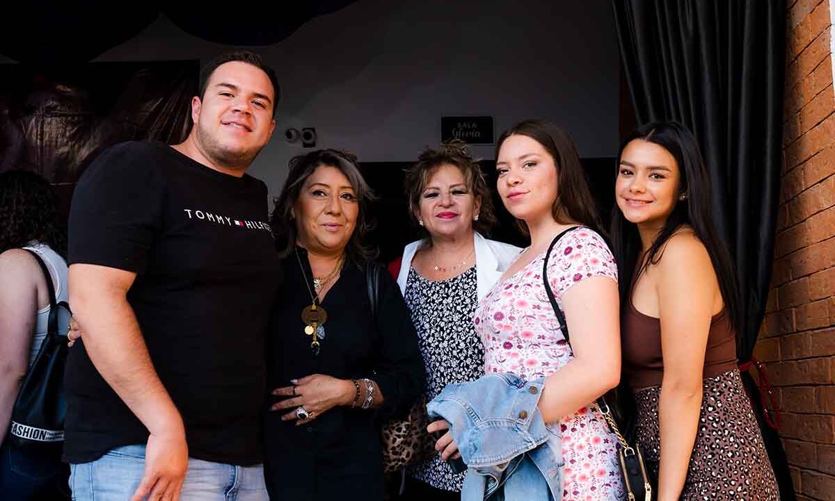 Brian Martínez, Julissa López, Ofelia Sánchez, Cristina Escalante y Maritza Escalante