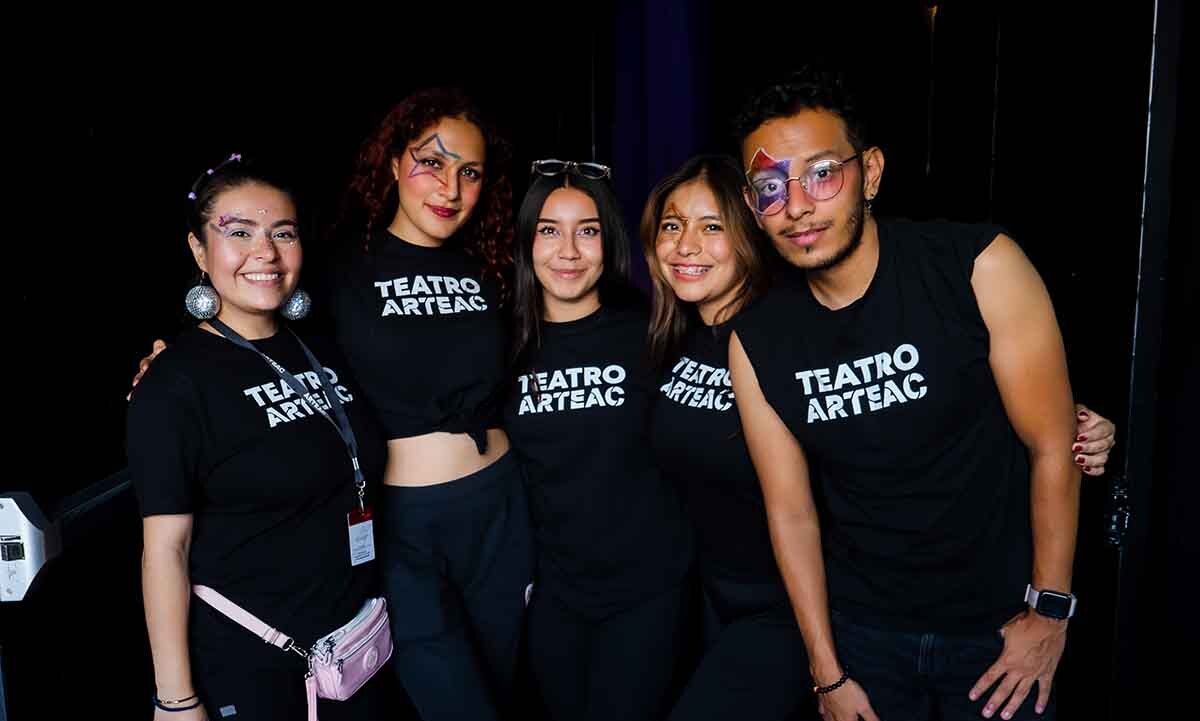 Jozz Murga, Maripaz Vega, Tamara Jiménez, Grace Navarro y Axel Mendoza