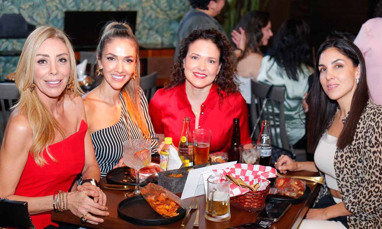 Abby Enríquez, Minerva Flores, Chantal Arizpe y Myriam Torres