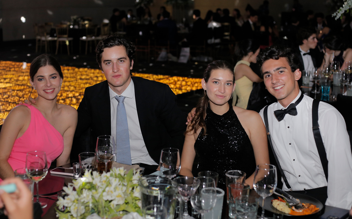 Alejandra Real, Joaquín Margáin, Fernanda Villanueva y Mauricio Garza / Foto: Daniel Saldívar