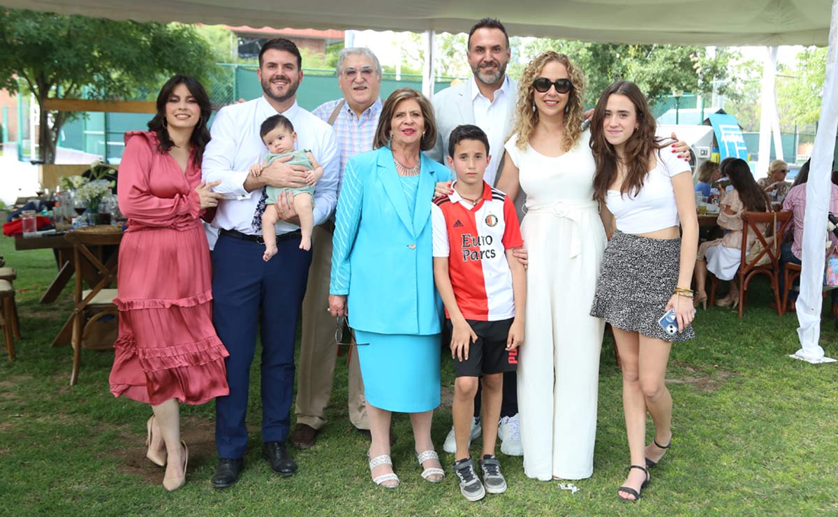 Arlette, Marco, Patricio, Mario, Paty, Mario, Mario, Nelly y Paola