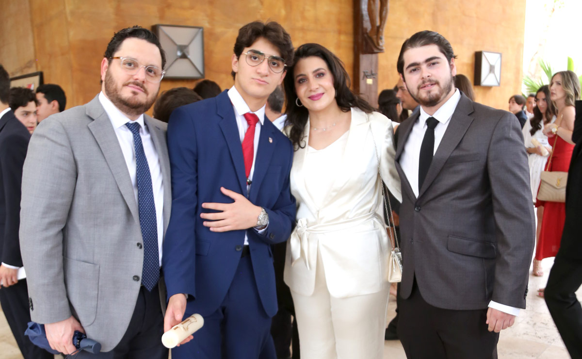 Arturo, Marco, Sofía y Aris