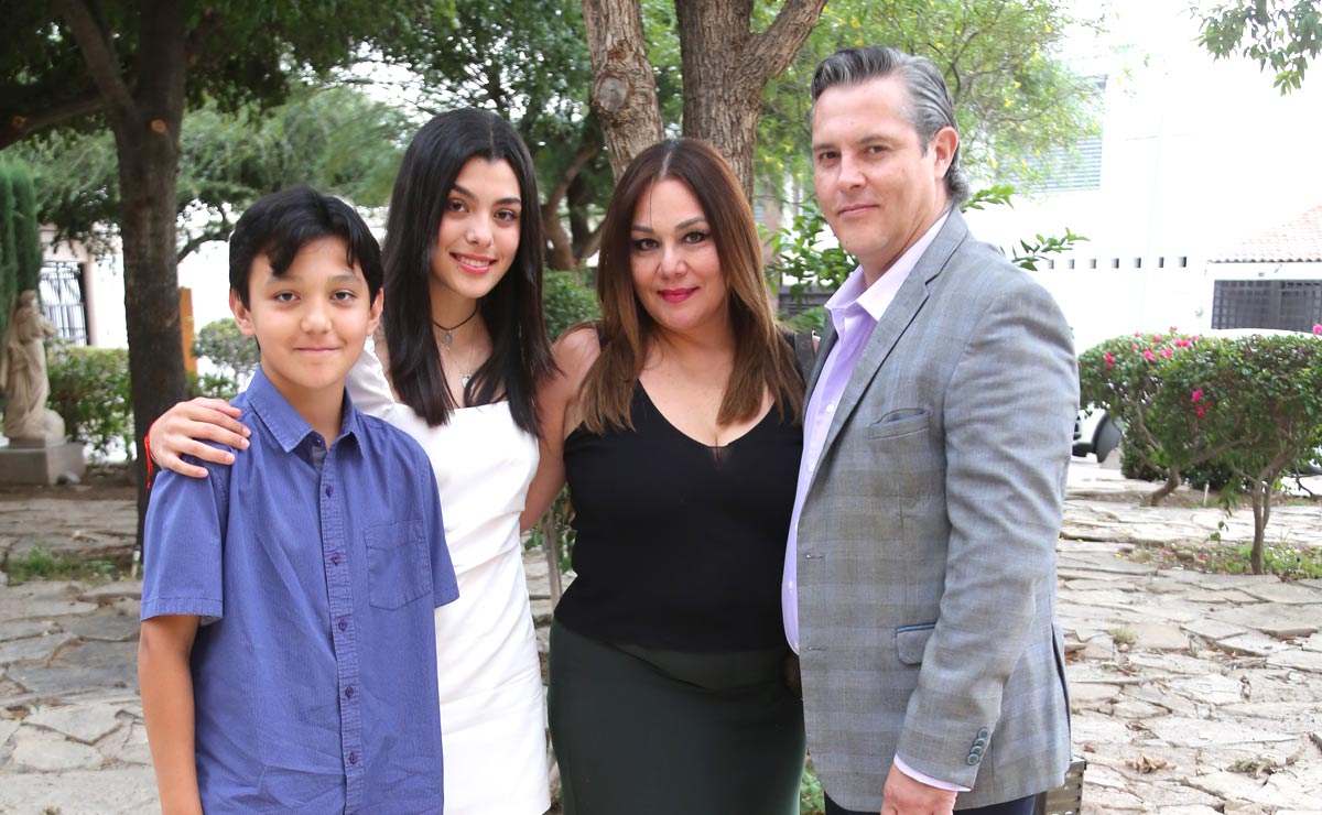 Isaac, Julieta, Mayra y Job
