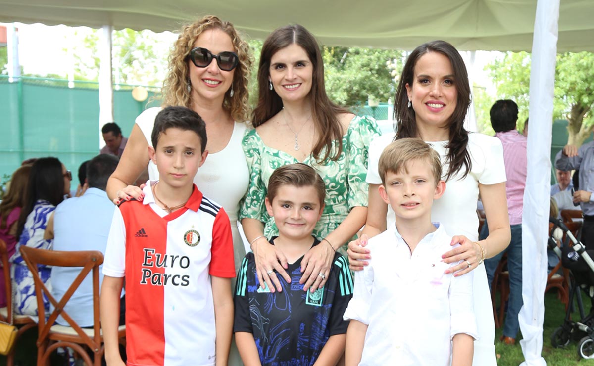 Nelly, Lucía, Bárbara, Mario, Anwar y Daniel