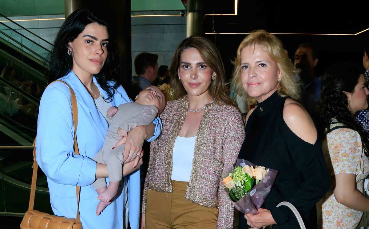 Priscila Barrera, Ramiro Flores, Pamela Barrera y Mila Barrera