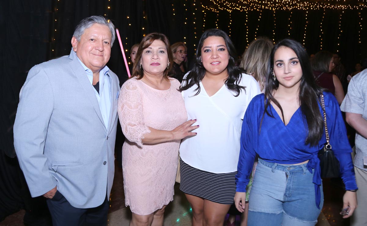 Ricardo, Cristy, Cristy y Mariana