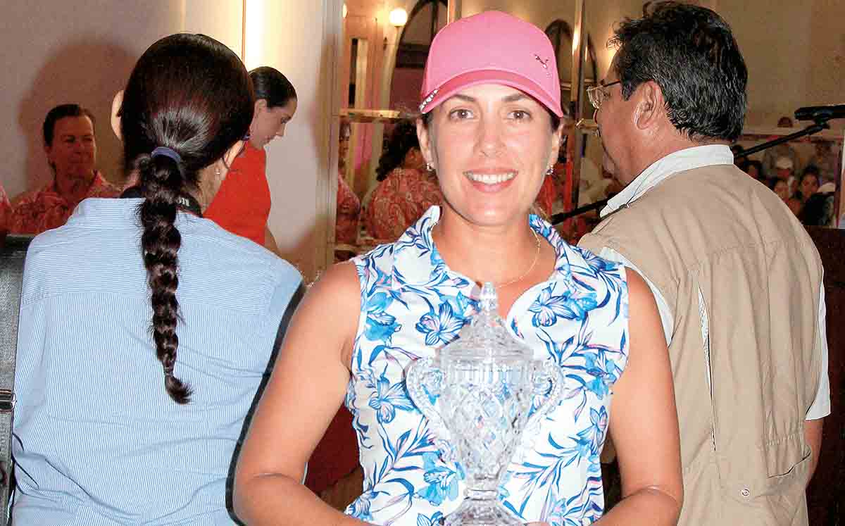 ISABEL CASTRO feliz de haber estado presente en el Torneo Anual Femenil de Golf