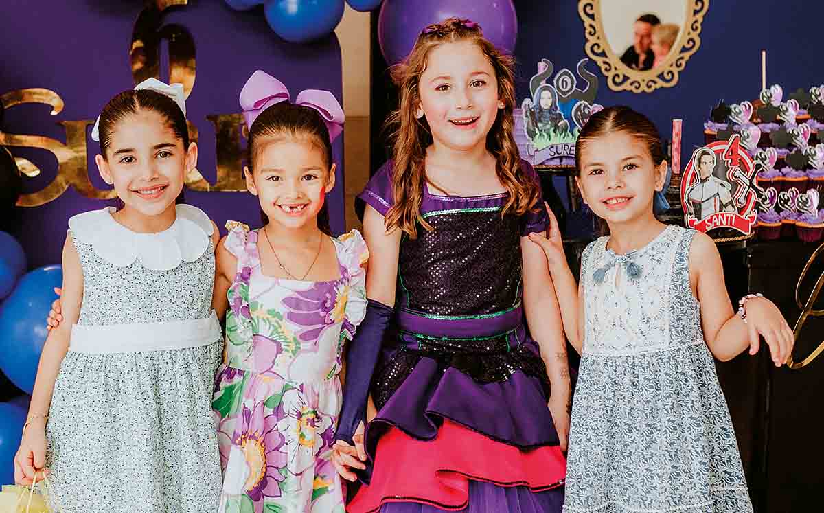 FRIDA CHARUR, MARÍA EMILIA GUAJARDO, SUREY ARCE Y VICTORIA LAVÍN