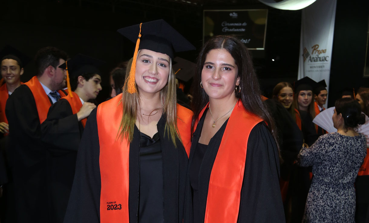 Alana Maradiaga y Regina Badillo