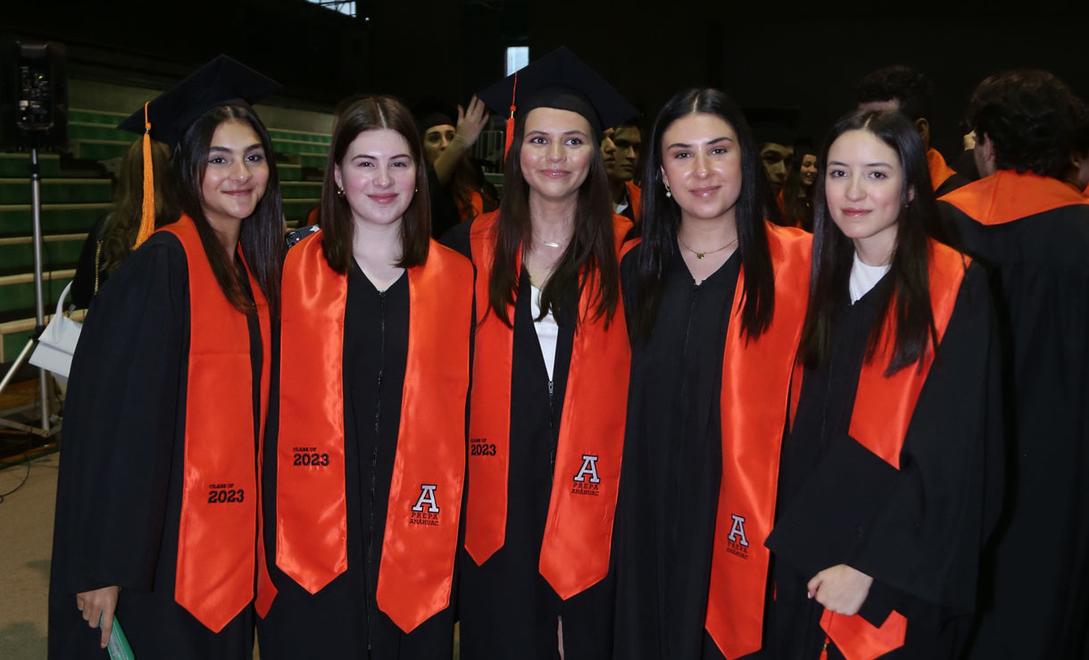 Roberta Villarreal, Paola Gracida, Nicole Jauregui, Paloma Lugo y Regina Elizondo