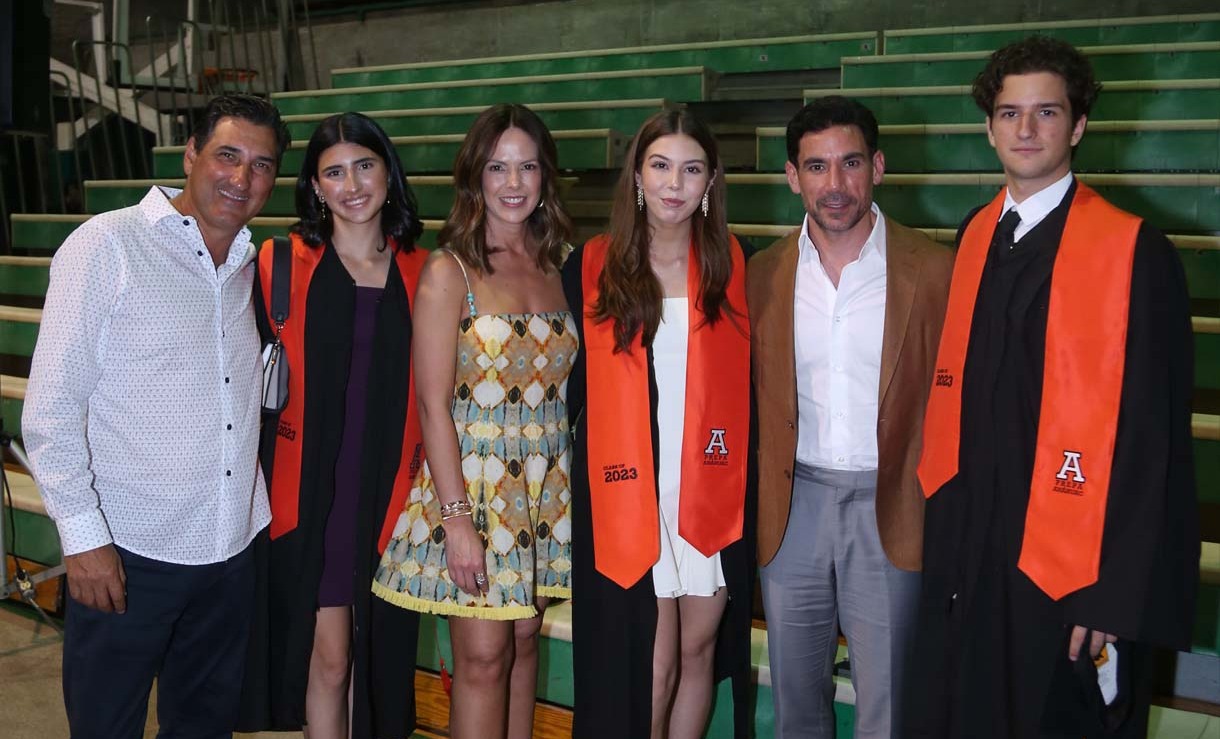 Ignacio Sada, Valeria Sada, Ninfa Ochoa de Garza, Maya Garza, Marco Antonio Garza Mercado y Alejandro Villarreal