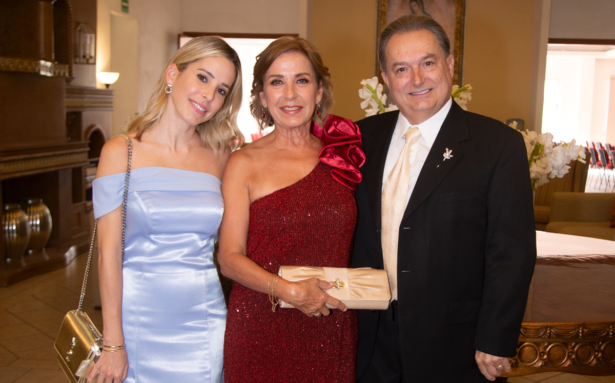 Jessica Rodríguez de González, Mercedes López de Rodríguez y Roberto Rodríguez / Foto: Omar Valdez