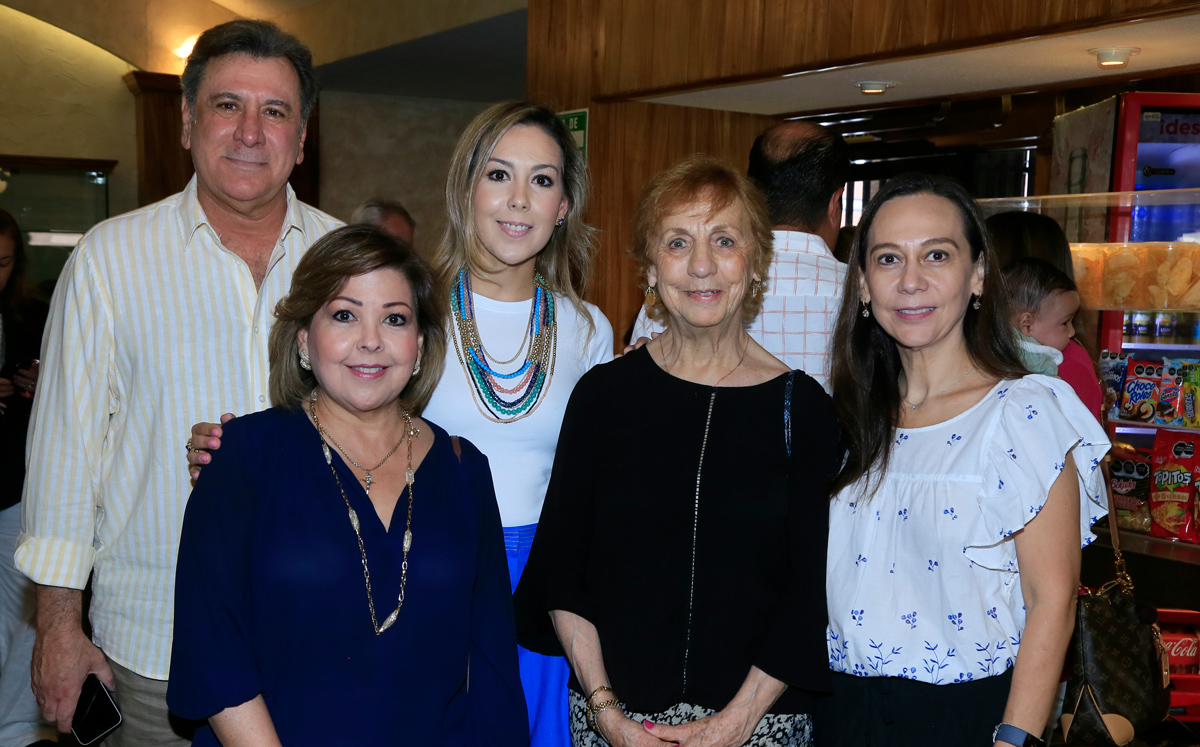 Jorge Duarte, Magdalena Flores, Bárbara Duarte, Consuelo Zambrano de Garza y Esperanza Garza / Foto: Omar Valdez