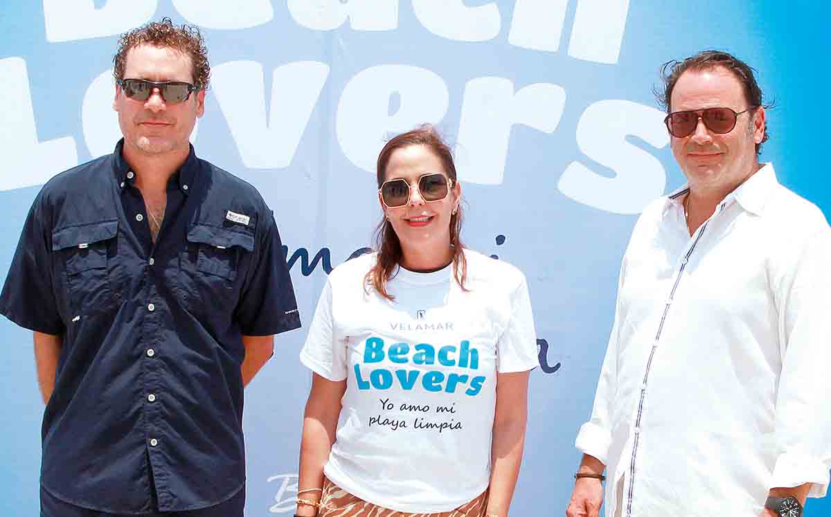 LUIS SIMÓN, ANDREA VELA Y JUAN JOSÉ SARMIENTO felices de la realización de la campaña Yo Amo Mi Playa Limpia