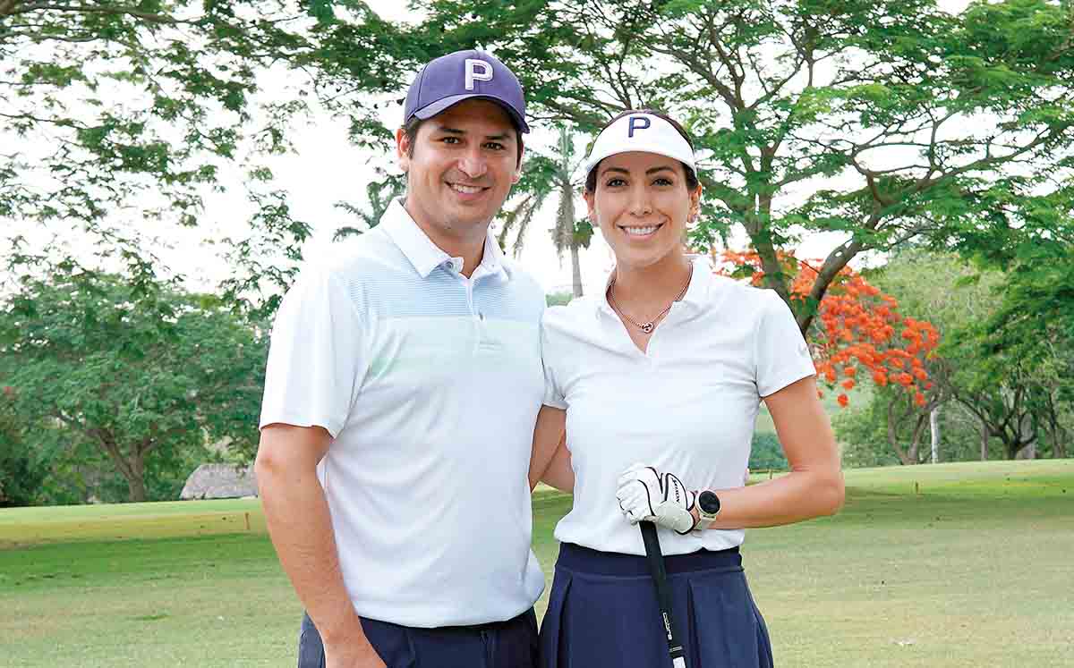 ALFONSO AGUILAR Y FERNANDA DUARTE en el green