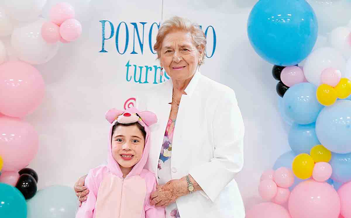 NORINEY DE LA GARZA Y PONCHITO MORENO disfrutando de un momento familiar