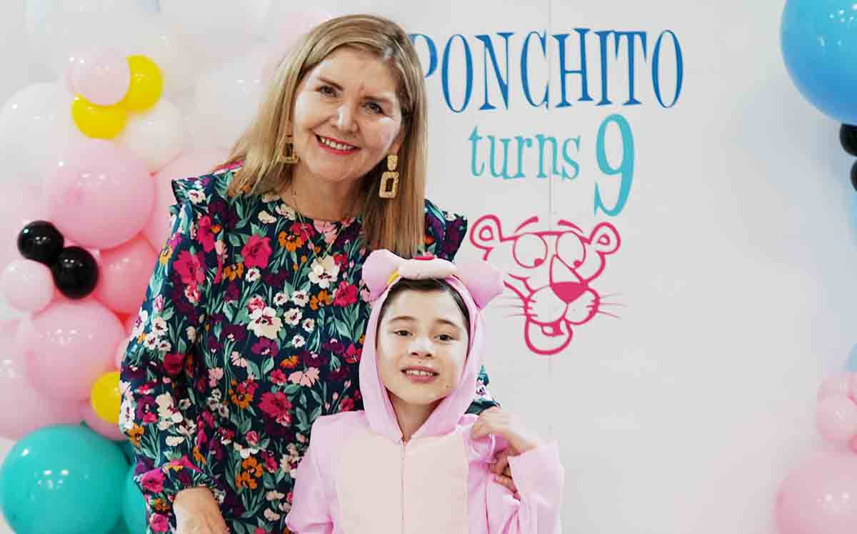 LAURA IZAGUIRRE Y PONCHITO MORENO felices de festejar sus 9 años