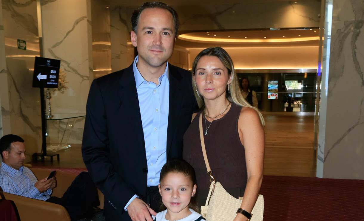Federico Salinas, Raquel Salinas y Raquel Camielo