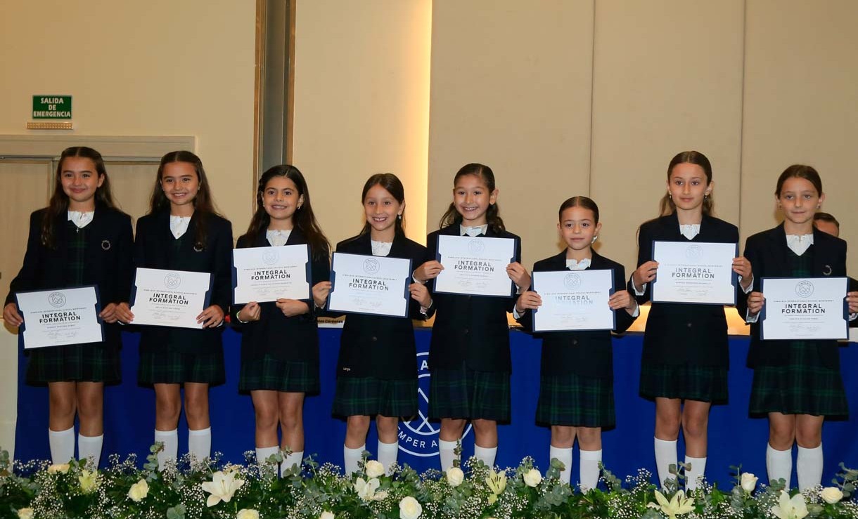 Eugenia Martínez, Emilia Martínez, Cordelia Maldonado, Eugenia Langle, Ana Lucía Guzmán, Daniela Garza, Marena Fernández y Carlota Elizalde