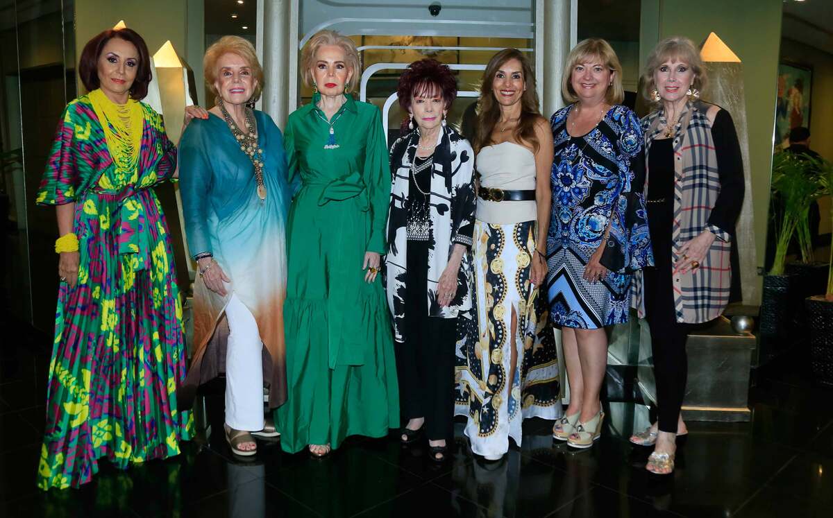 Amalia Lozano de Maiz,  Lilia Flores, AlO Flores, Lupina Vara de Mejía, Olga Mejía, Blanca Hinojosa y Dora María Maldonado. Fotos: Omar Valdez