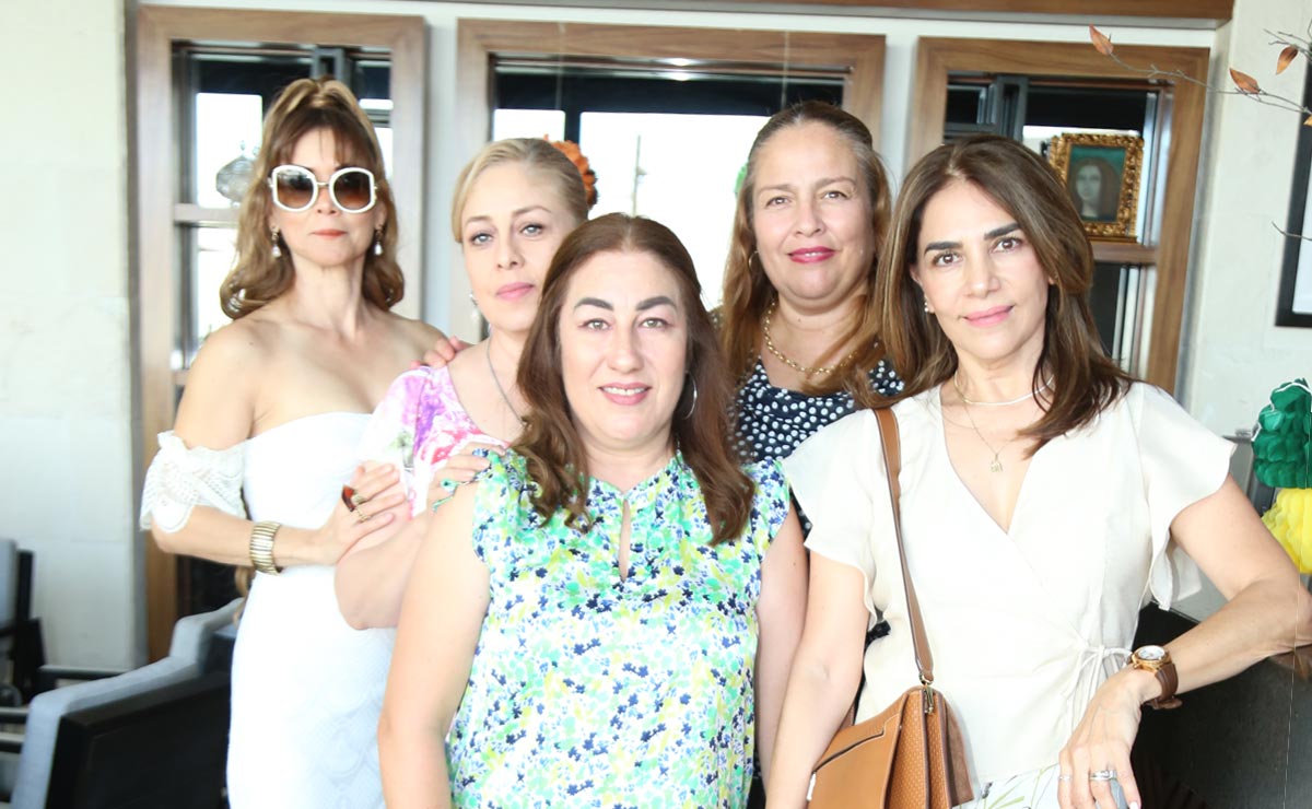 Beatriz, Claudia, Lilián, Carola y Victoria