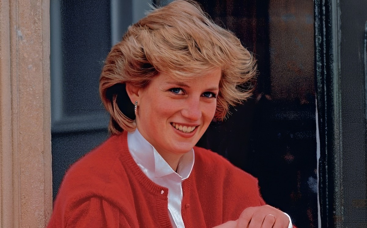 El icónico suéter de la Princesa Diana se pone en subasta (Pinterest)