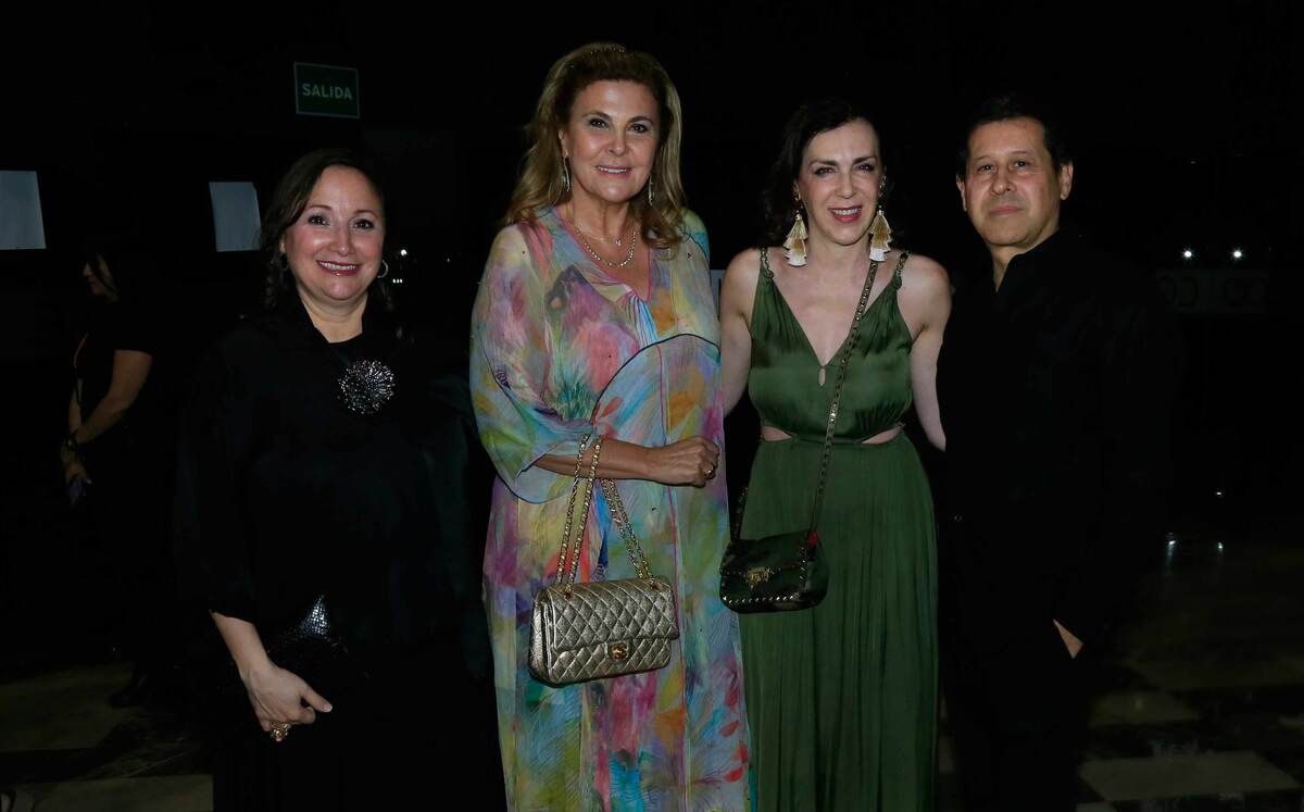Vero González,  Virginia Guerra, Claudia Marcuchetti y Gerardo Páez
